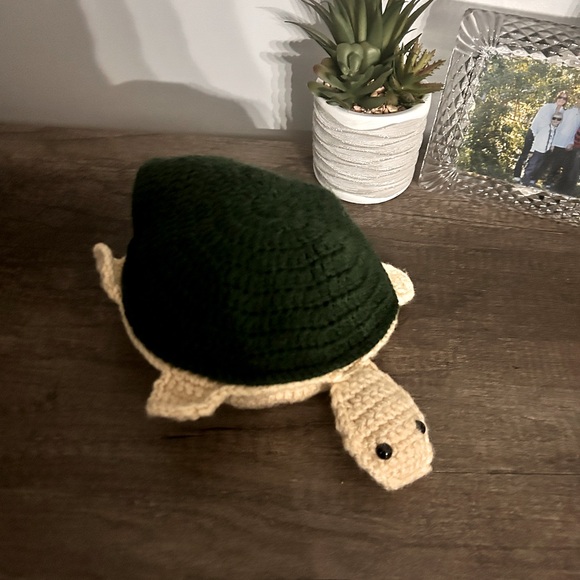 Crochet Turtle with baby’s. NWOT - Picture 1 of 11